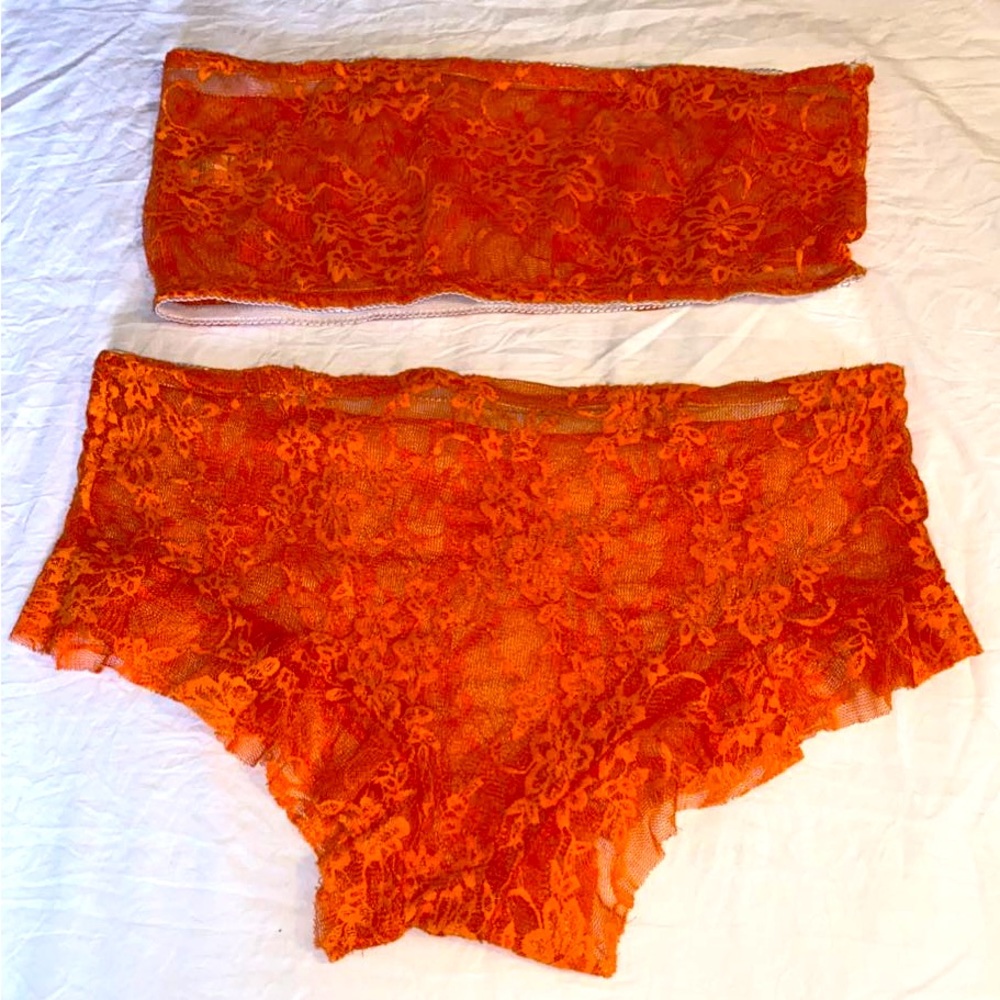 Two piece peach color lace lingerie set Size L. Never worn. - Picture 2 of 2